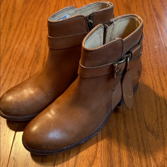 Frye - Picture 6 of 7